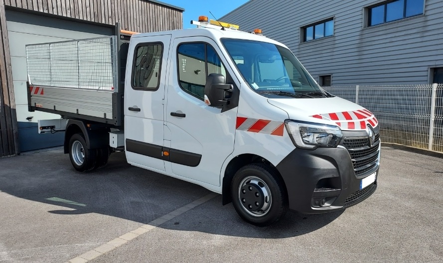 Renault Master benne 7 places aménagé pour paysagiste