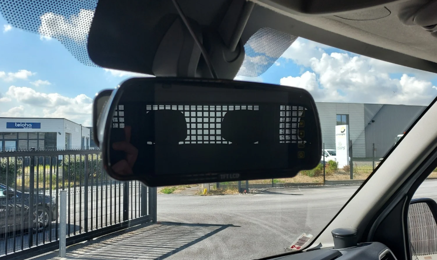 écran de caméra de recul installée sur Renault Master utilitaire